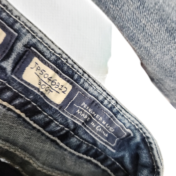 Miss Me Like a Prayer Boot Cut Jeans JP5046312 Size 31 - Picture 10 of 10